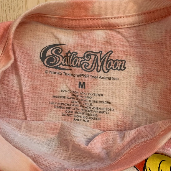 Sailor Moon T-Shirt (Medium) - Picture 3 of 5